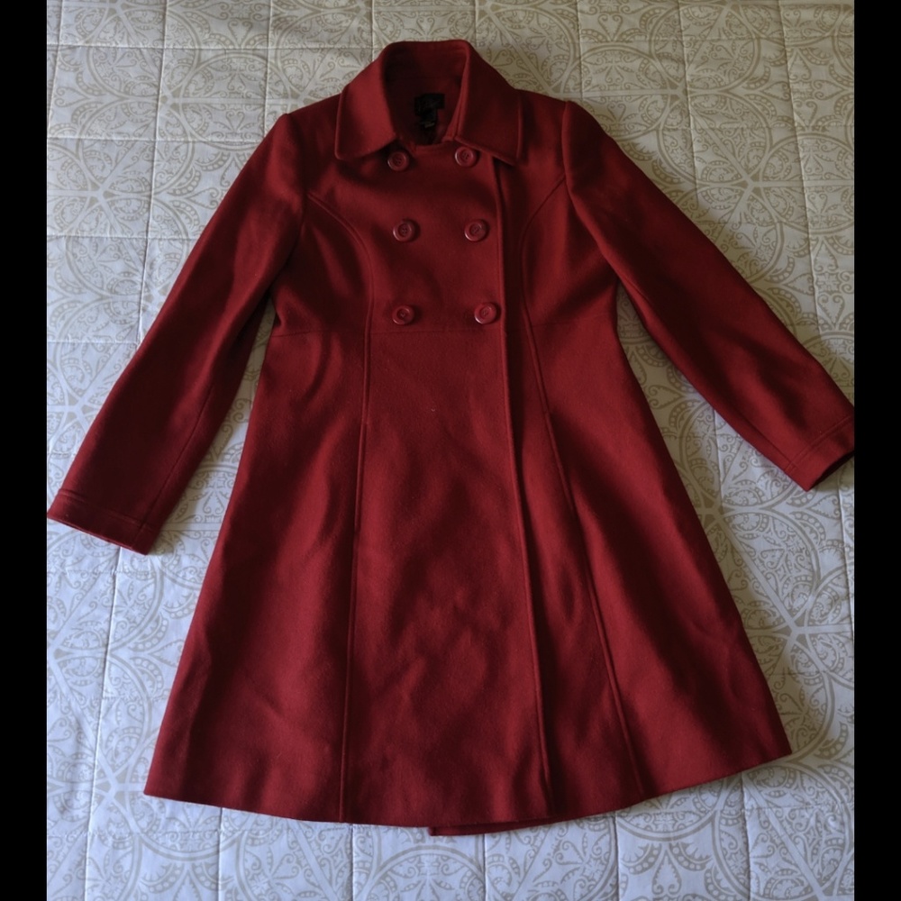 Vía | Red Pea Coat